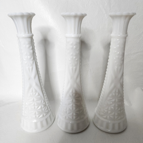 Vintage Milk Glass Bud Vases White Stars and Bars Pattern Set of 3 - Picture 6 of 15